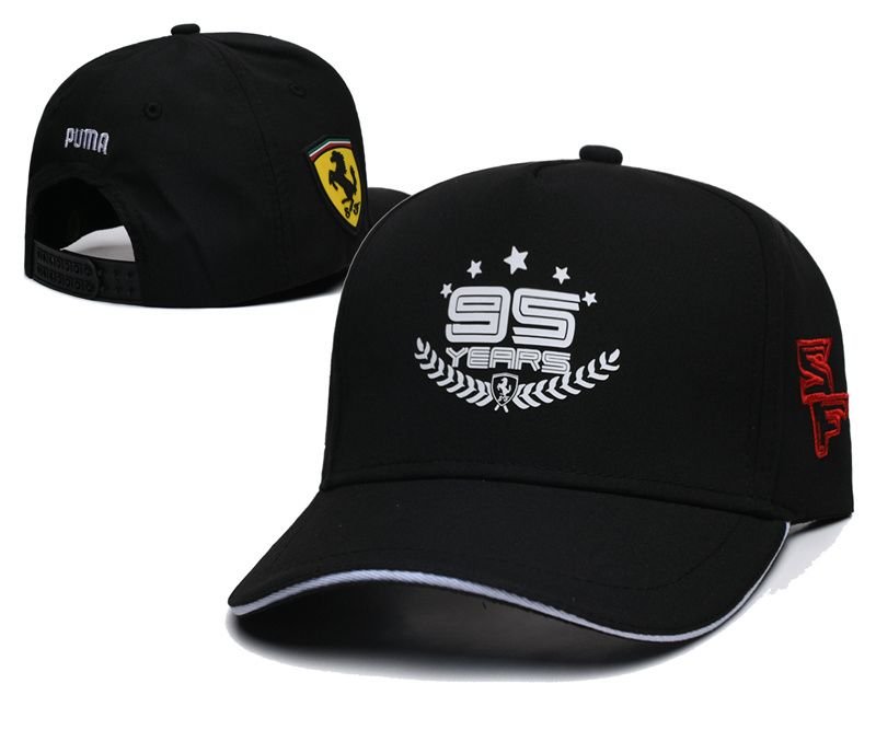 Gorra Ferrari 95 Años Negra