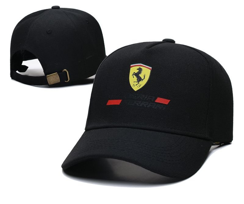 Gorra Ferrari Negra Escudo Minimal