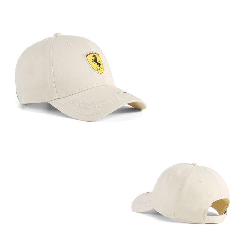 Gorra Ferrari Crema Escudo Clásico
