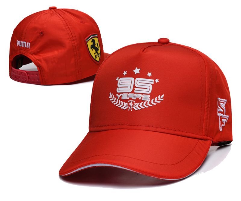 Gorra Ferrari 95 Años Roja