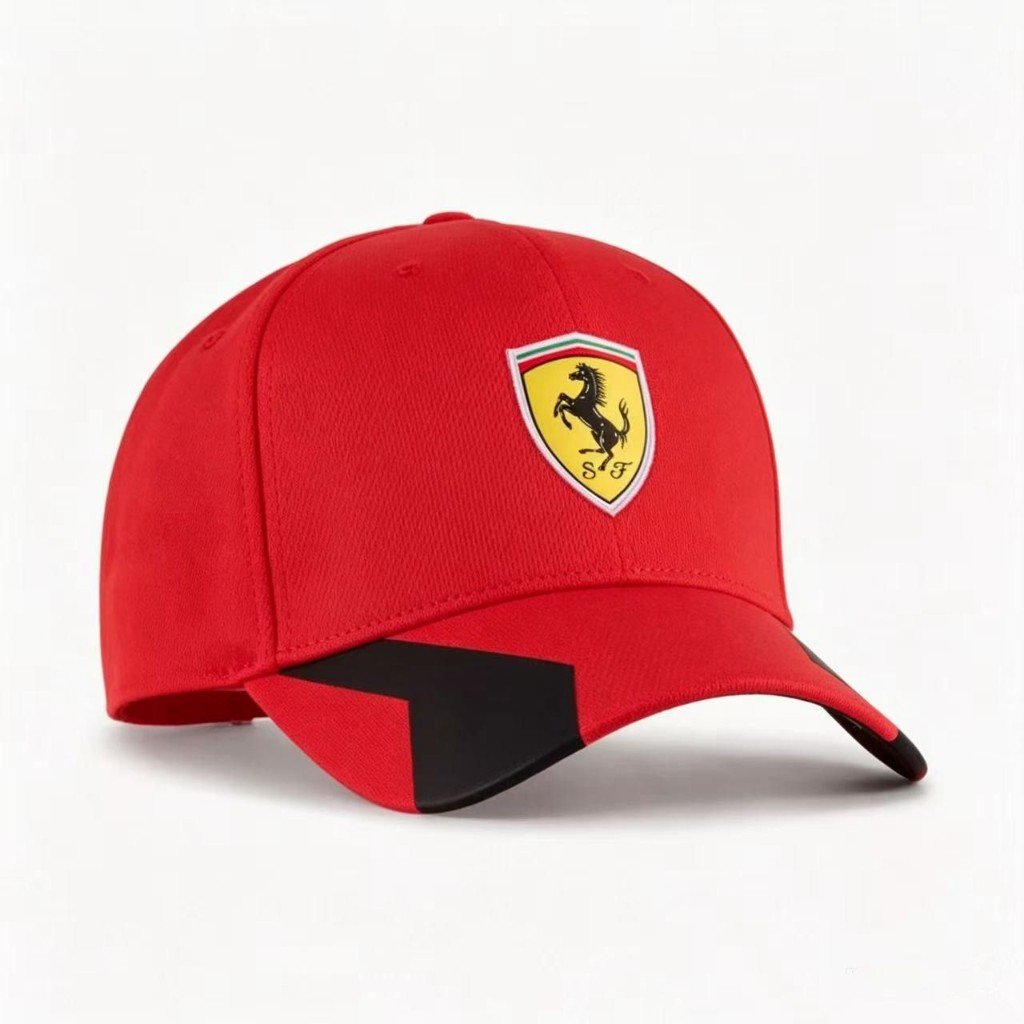 Gorra Ferrari Roja Detalle Geométrico